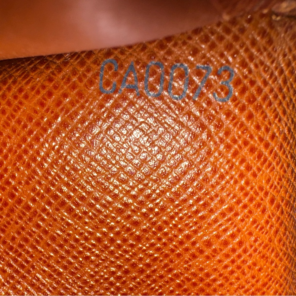 Louis Vuitton Monogram Porte Monnaie Billets Tresor - Picture 10 of 10